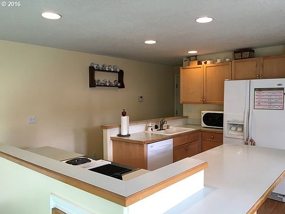 3rd image of 11135 NE 43rd Cir
