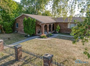 25664 Apex Ln, Perrysburg, OH 43551