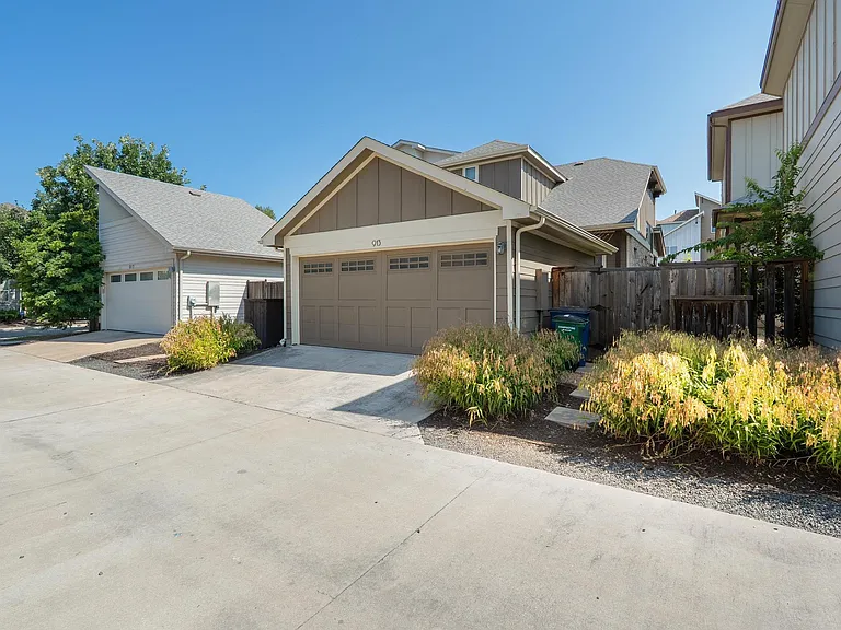 913 Cannoneer Ln — Photo 25