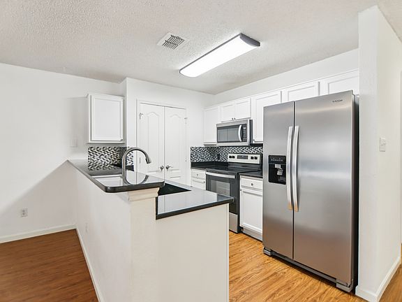 4th image of 5632 Giddyup Ln