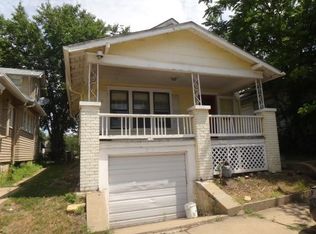 516 SW 5th St, Topeka, KS 66603
