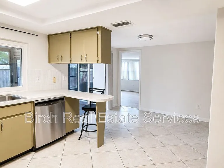 7435 Live Oak Ln — Photo 5