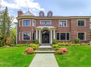 136 Dover Rd, Manhasset, NY 11030