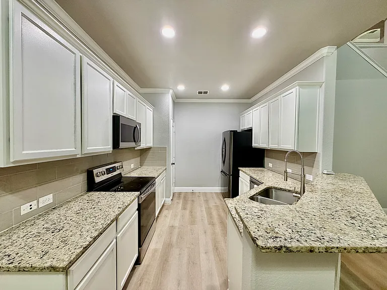 9220 Stewart St — Photo 10