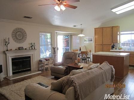 3rd image of 1558 Steinbeck Dr