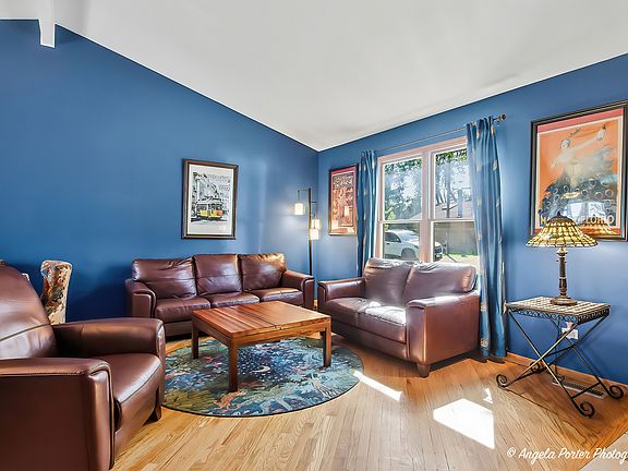 3rd image of 12 Sunshine Ave