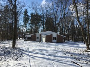 5712 Allendale Dr, North Olmsted, OH 44070