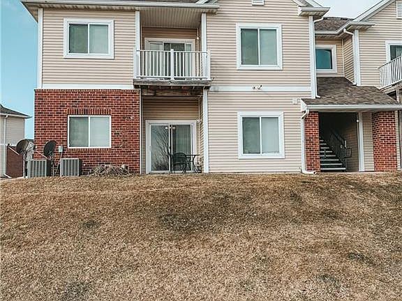 2nd image of 1805 SW White Birch Cir Unit 2