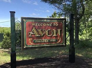 6 Jay Ct, Avon, CT 06001