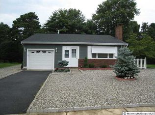 14 Herald Ct, Toms River, NJ 08757