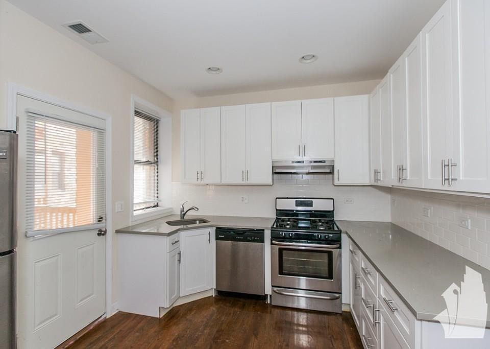 1st image of 1823 W Leland Ave #2SE