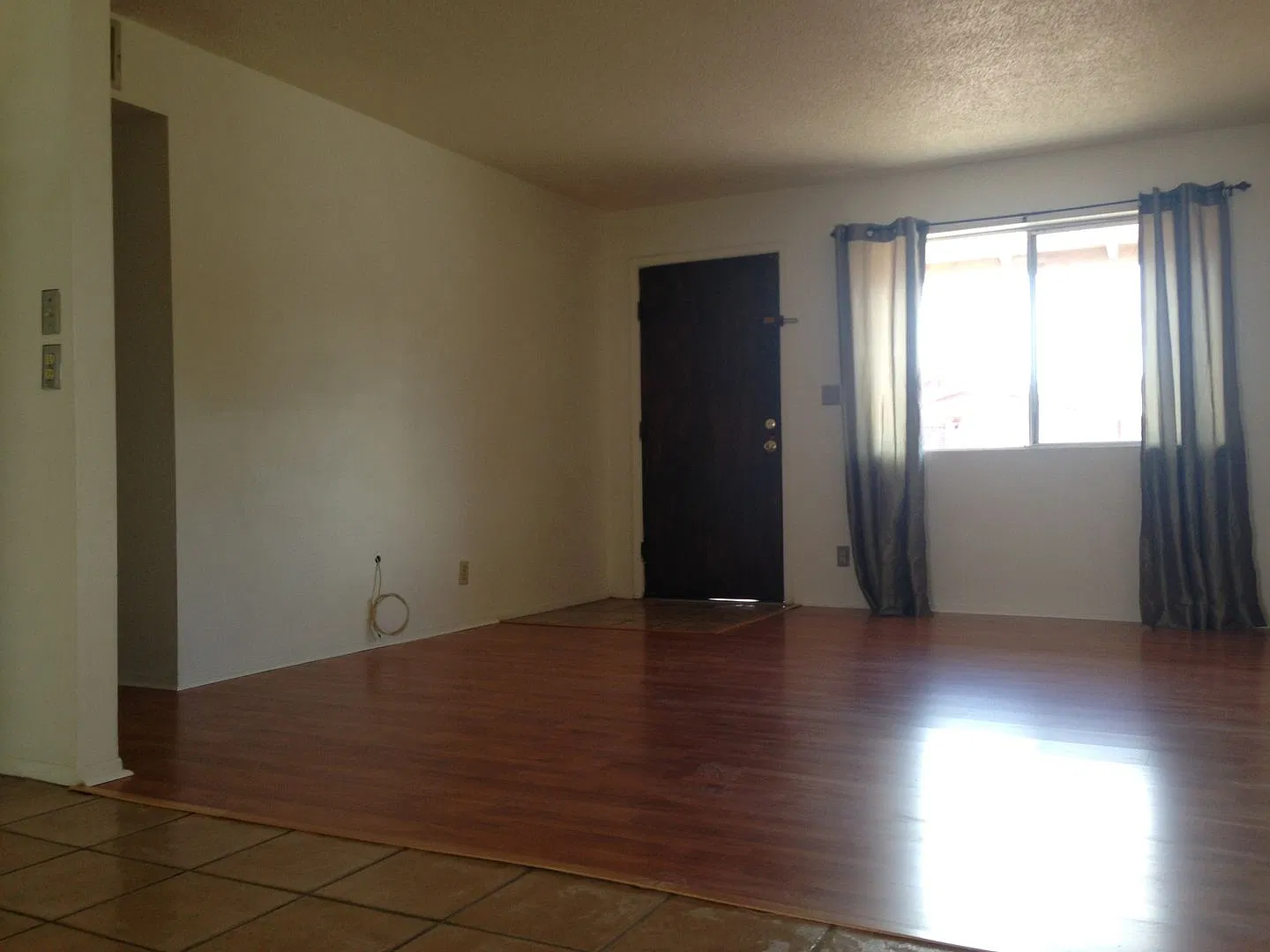 Charming 3-Bedroom Home with a Large Fenced Yard — Photo 2