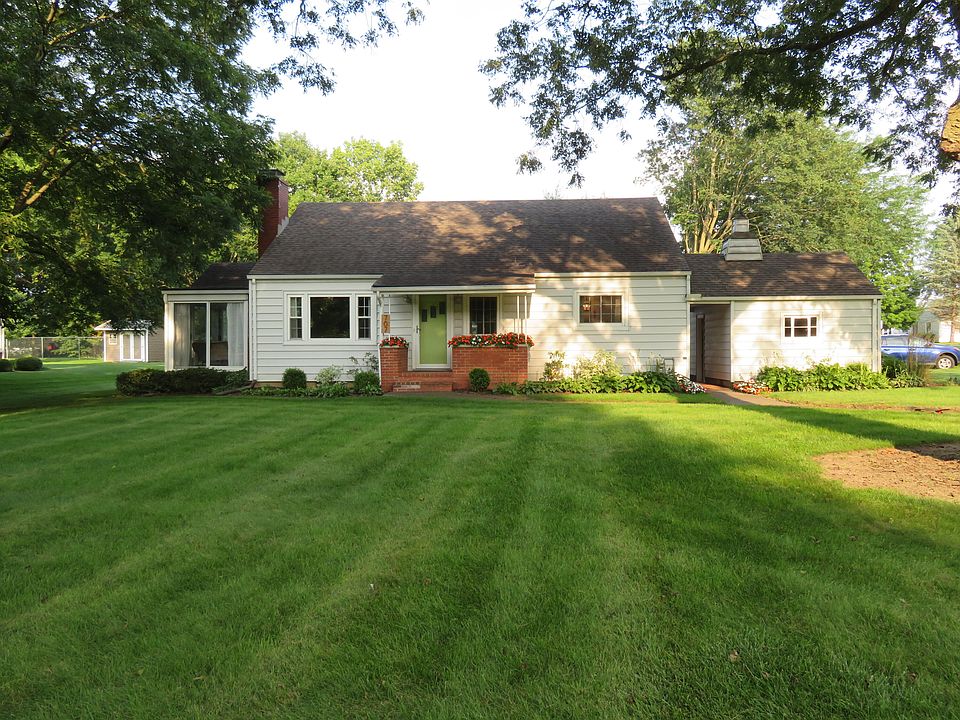 1st image of 707 E Lawn Ave