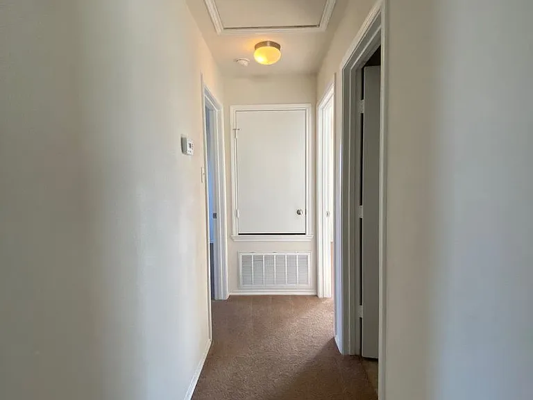 408 E Vega Ln — Photo 14
