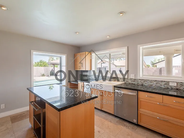 1325 W Lobo Ave — Photo 19