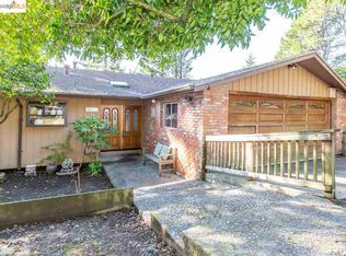 8411 Pine Hills Dr, Oakland, CA 94611