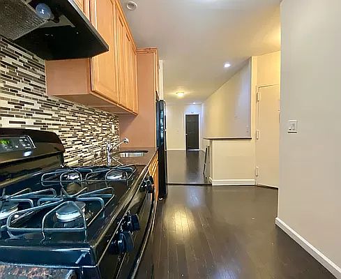 4th image of 2314 1st Ave APT 5