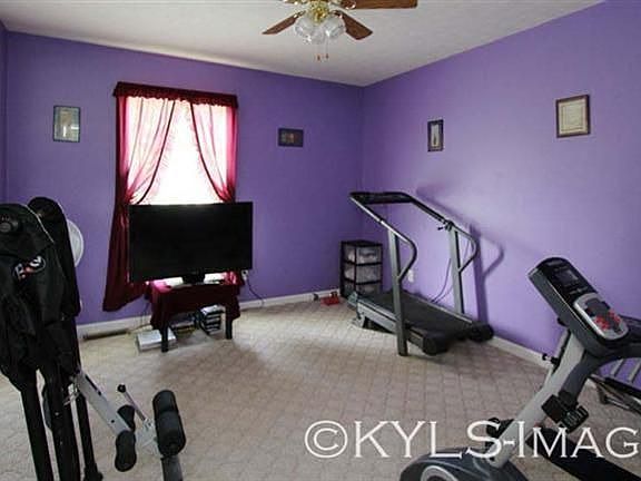 4th image of 111 Logans Woods Dr