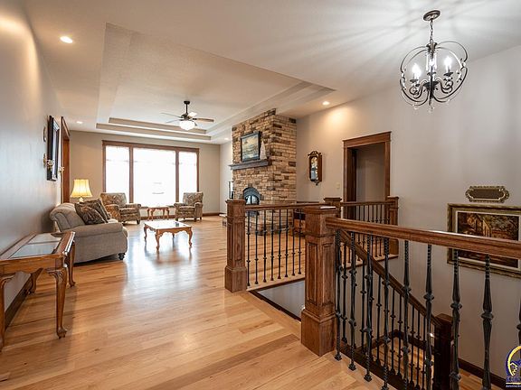 5th image of 7630 SE Berryton Rd