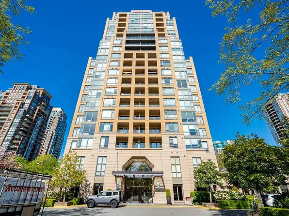 7368 Sandborne Ave #608, Burnaby, BC V3N 5C5