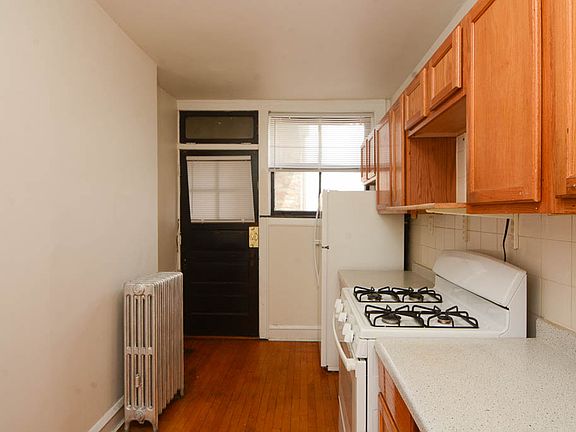 2nd image of 4645 N Elston Ave #S3