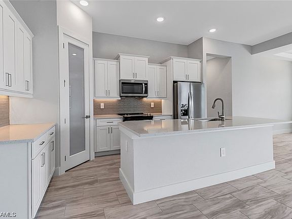 5th image of 1832 SW 38th Terrace Cpe