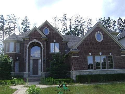 1st image of 54893 Glen Oaks
