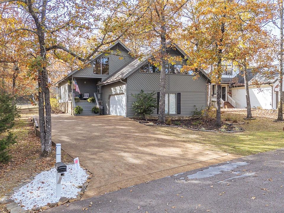 1st image of 215 Saint Andrews Ct