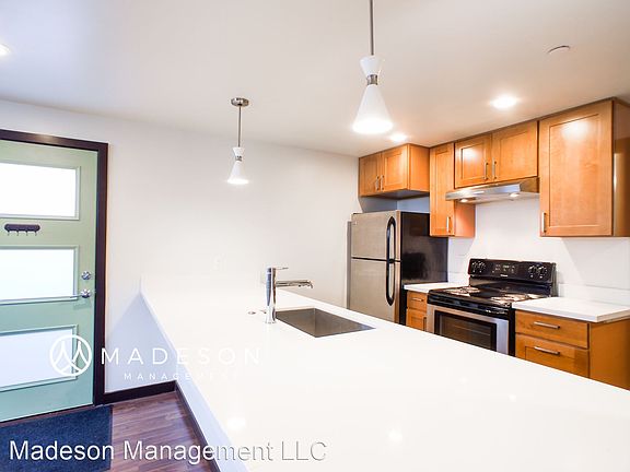 4th image of 913 E North St #85