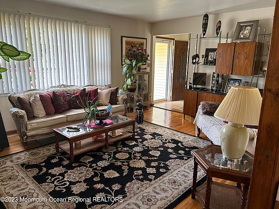 5th image of 1140 Commonwealth Boulevard