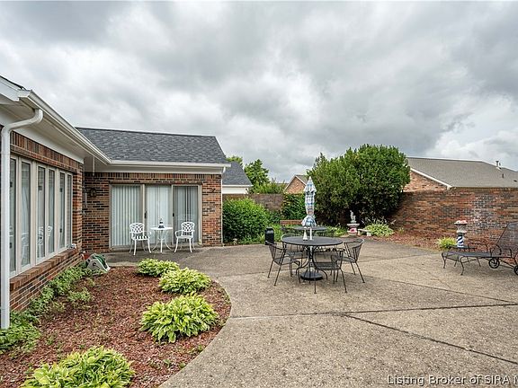 4th image of 1615 Greenleaves Drive