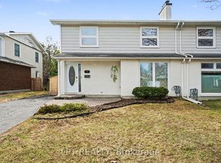 38 Lindhurst Cres, Ottawa, ON K2G 0T7