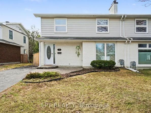 38 Lindhurst Cres, Ottawa, ON K2G 0T7