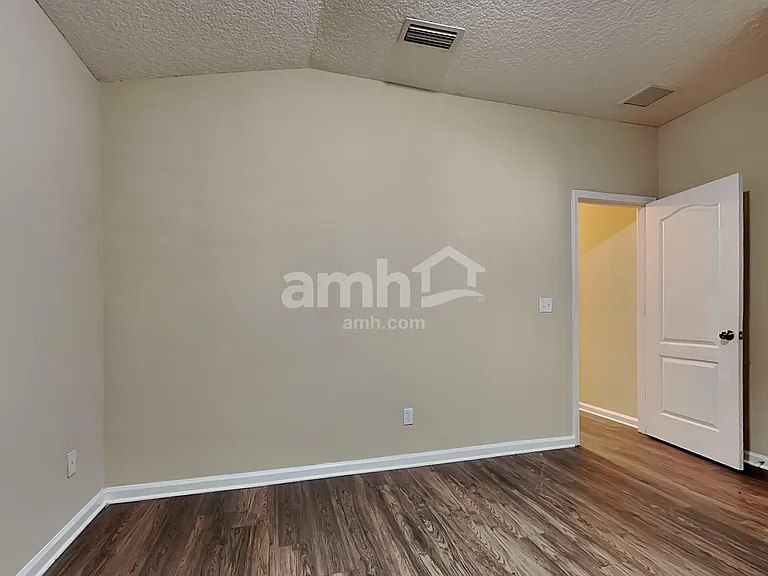 9426 Staplehurst Dr S — Photo 20