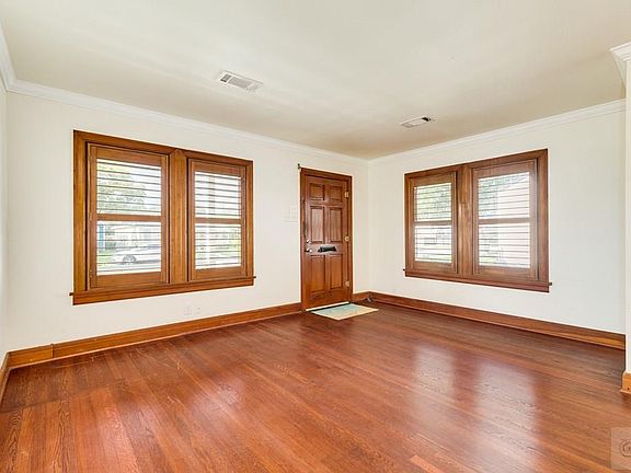 5th image of 5116 Avenue S 1/2