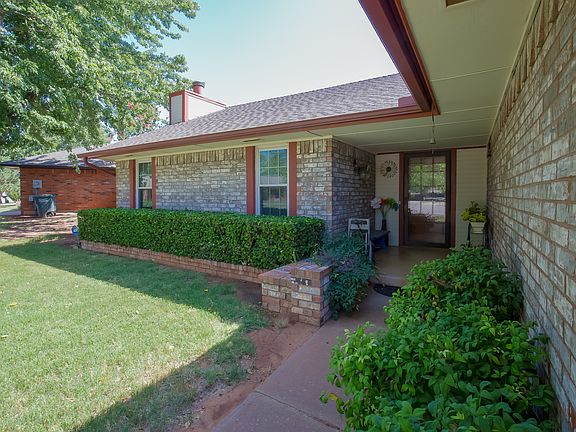 5th image of 1704 Whispering Creek Dr