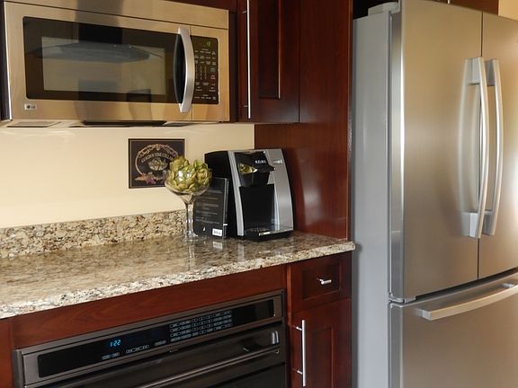 Oven/Microwave/refrigerator