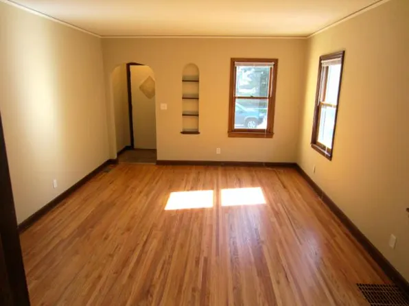 3815 Queen Ave N, Minneapolis, MN 55412