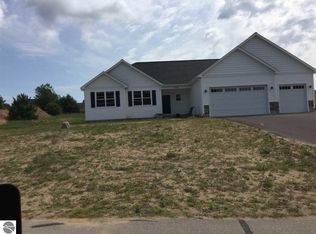 4424 Edgefield Ct, Traverse City, MI 49685