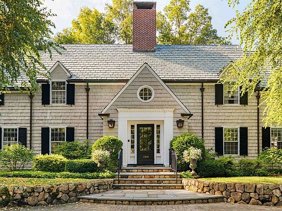 2nd image of 200 Cliff Rd