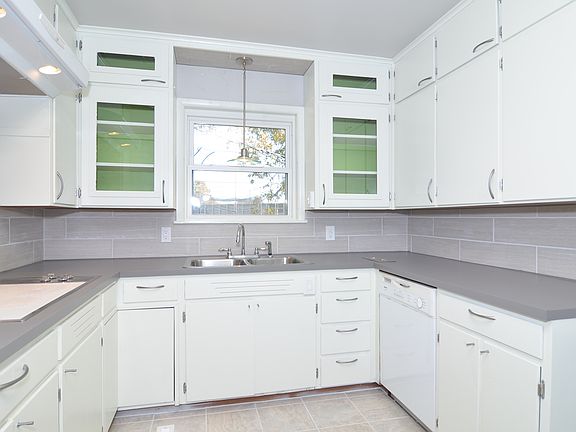 5th image of 1420 N Dorothy Ave