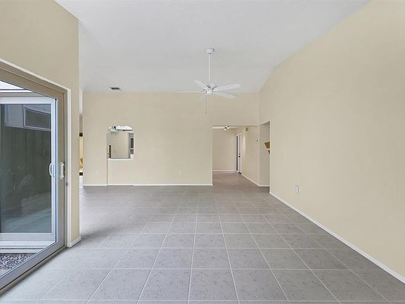 3rd image of 3638 Glen Oaks Manor Dr #3638