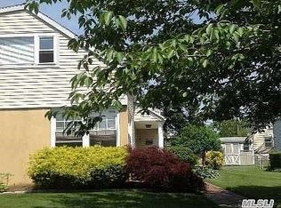 143 S Fordham Rd, Hicksville, NY 11801