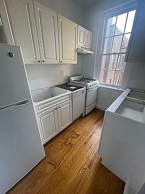 5th image of 135 W 225th St APT 6J