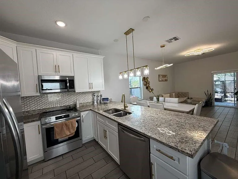 408 Finley Ave — Photo 16