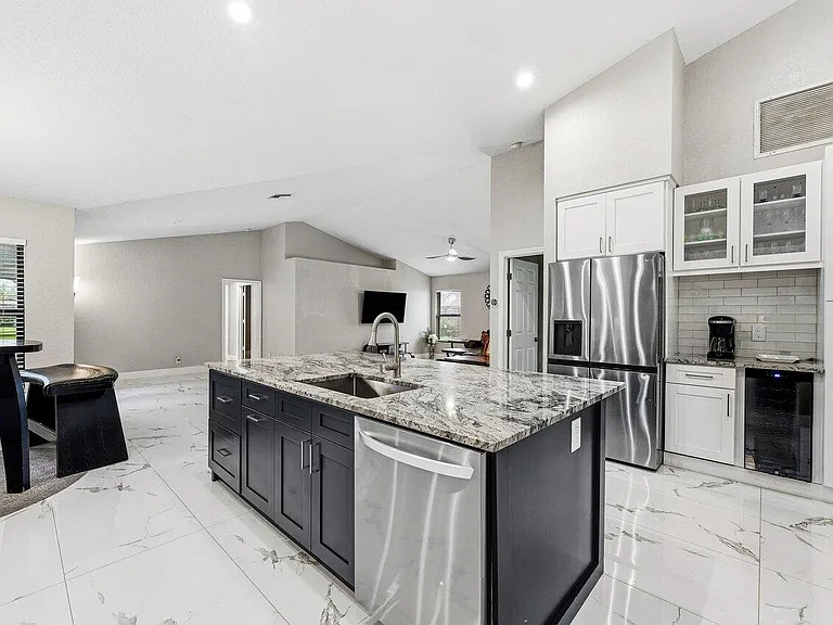 13710 Callington Dr — Photo 15