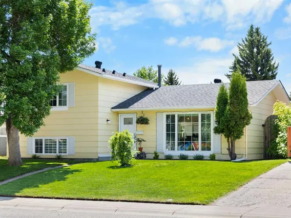 263 Midlawn Close N, Calgary, AB T2X 1A7