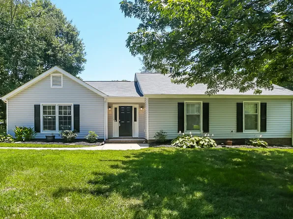 7506 Pirates Cove Ct, Charlotte, NC 28227