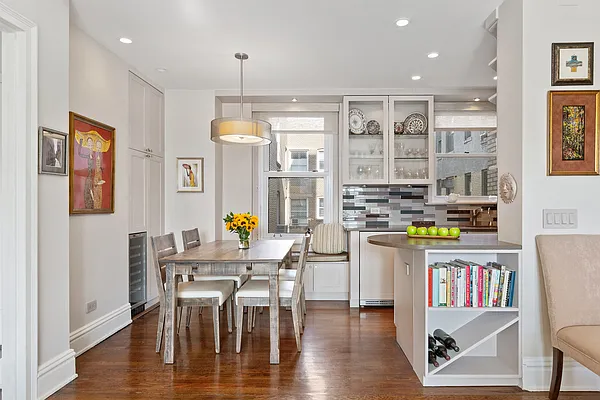 Sold by Tiffany Bauman Real Estate LLC | media 19