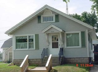 2219 La Follette Ave, Manitowoc, WI 54220